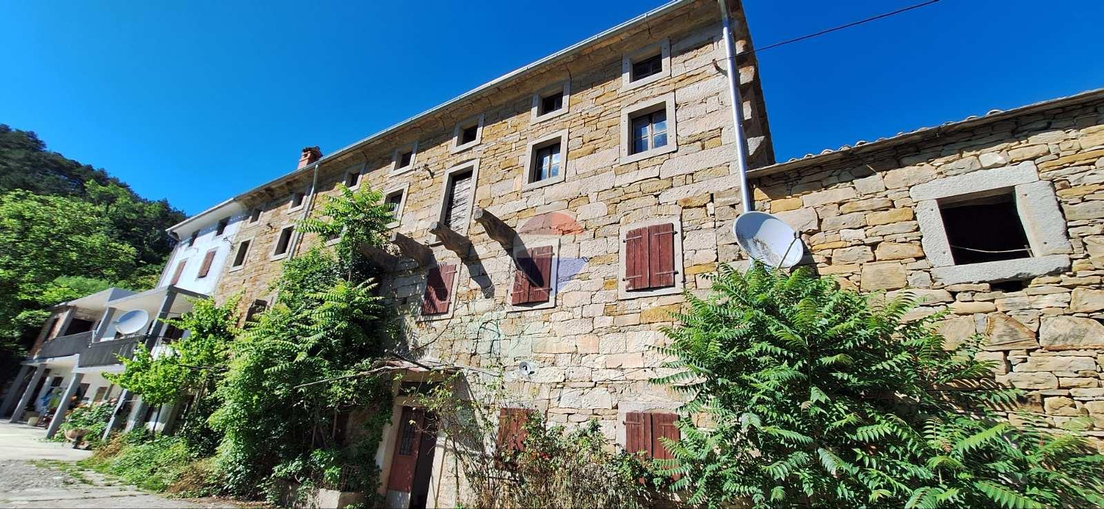 Istra, Buzet, autohtona rezidencija u srcu Istre - 360 m2