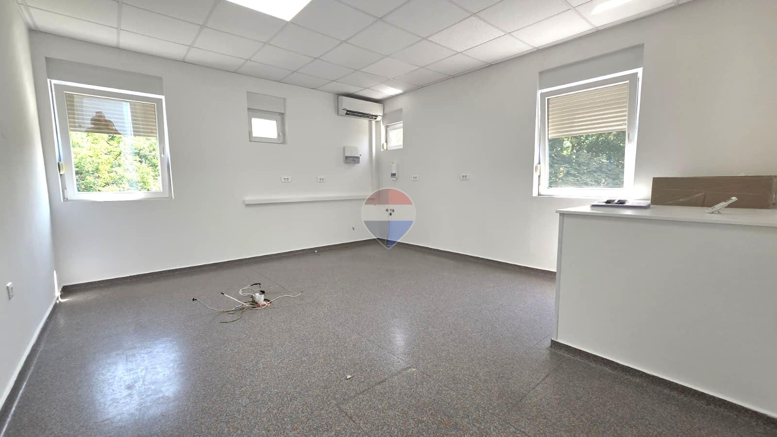 Office space Vi&scaron;kovo, 130m2