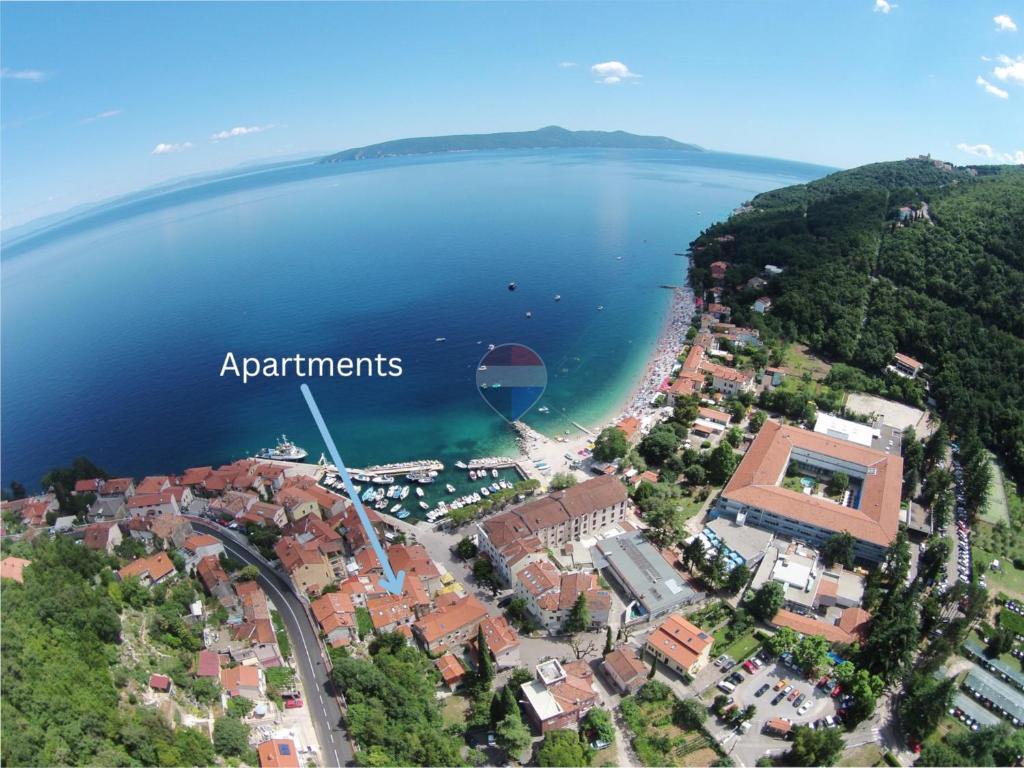 OPATIJA - MO&Scaron;ĆENIČKA DRAGA - 2 odvojena stana