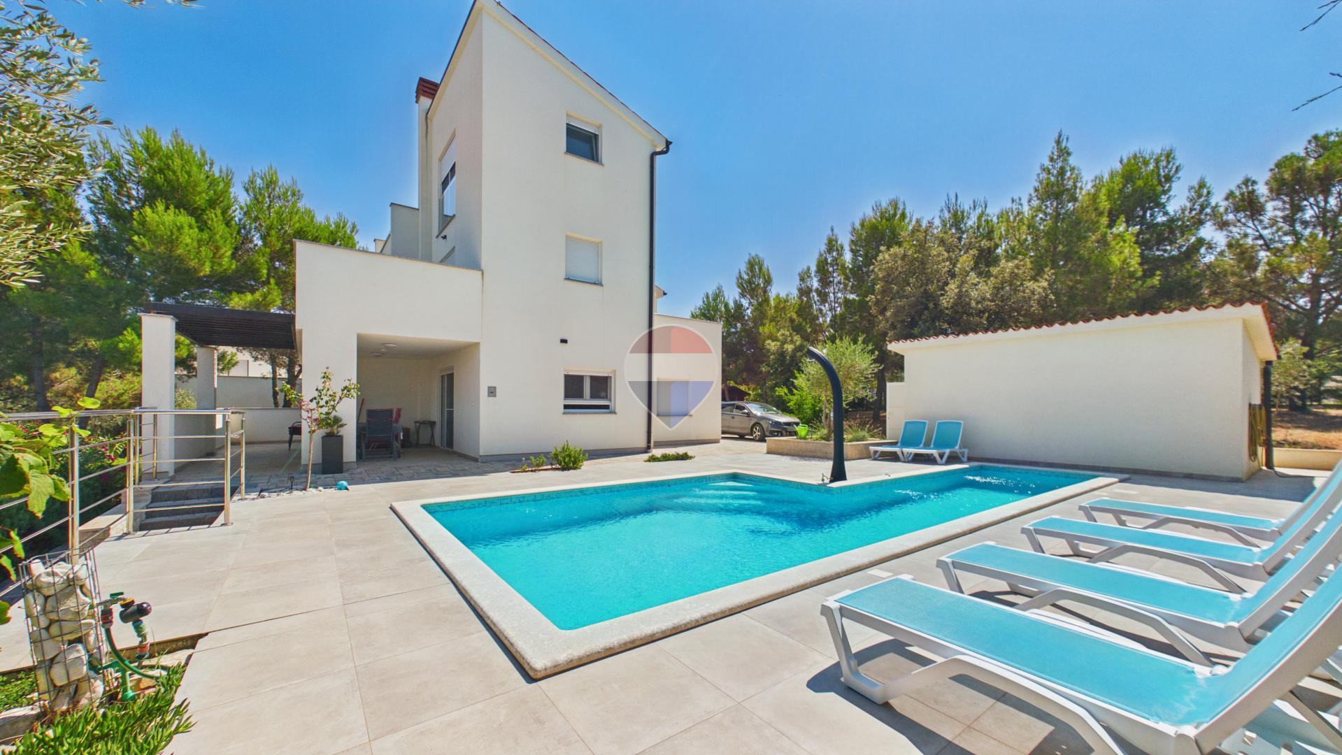 Istrien, Ližnjan &ndash; moderne Villa mit Meerblick