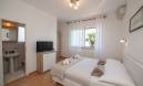 OPATIJA- 1. kat, 2 balkona, terasa, pogled na more, parking, 150 m od mora