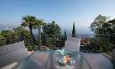 OPATIJA- 1. kat, 2 balkona, terasa, pogled na more, parking, 150 m od mora