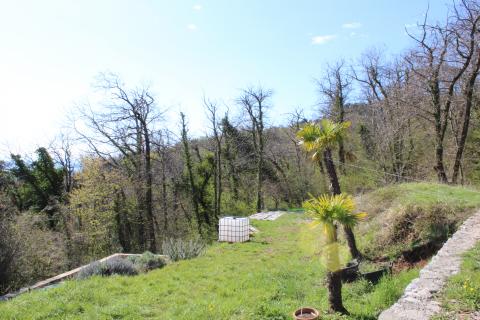 OPATIJA - VEPRINAC - NOVOGRADNJA S POGLEDOM + ZAPOČETA GRADNJA + 6300 m2 ZEMLJIŠTA