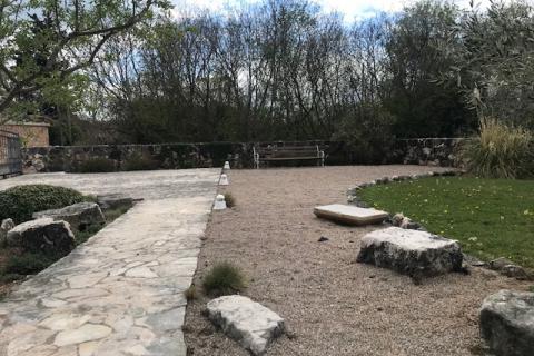 Krk,Kras,autohtona kamena vila iz 1897 god, s bazenom +4200 m2 građevinskog zemljišta