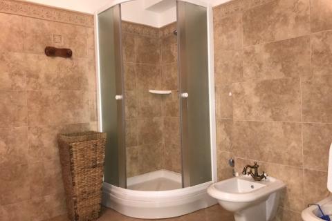 Krk,Kras,autohtona kamena vila iz 1897 god, s bazenom +4200 m2 građevinskog zemljišta