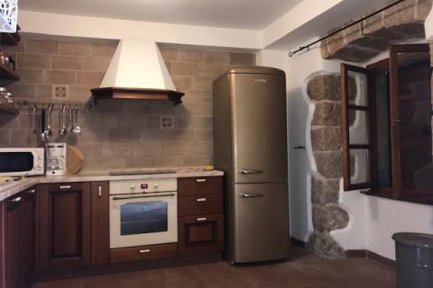 Krk,Kras,autohtona kamena vila iz 1897 god, s bazenom +4200 m2 građevinskog zemljišta