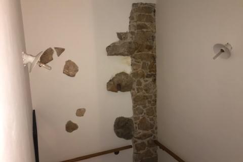 Krk,Kras,autohtona kamena vila iz 1897 god, s bazenom +4200 m2 građevinskog zemljišta