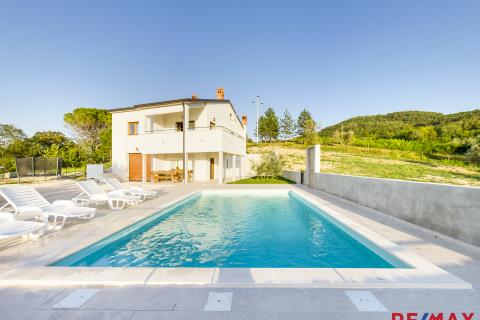 Einfamilienhaus/Wohnhaus Motovun, 240m2