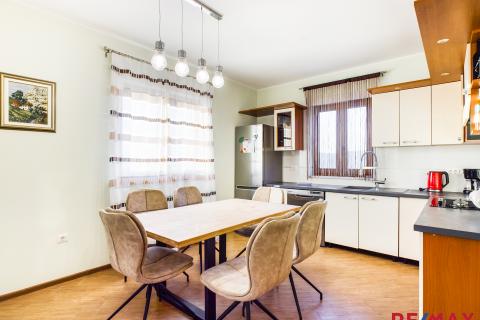 Einfamilienhaus/Wohnhaus Motovun, 240m2