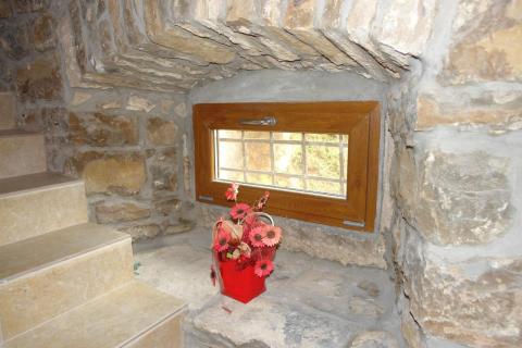 Istra, Oprtalj, autohtona istarska kuća s lijepim pogledom