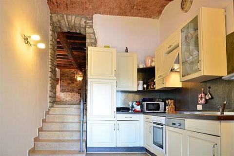 Istra, Oprtalj, autohtona istarska kuća s lijepim pogledom