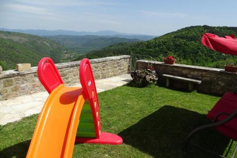 Istra, Oprtalj, autohtona istarska kuća s lijepim pogledom