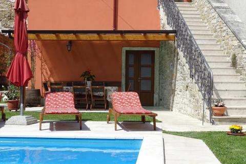 Istra, Oprtalj, autohtona istarska kuća s lijepim pogledom