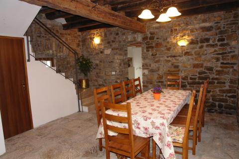 Istra, Oprtalj, autohtona istarska kuća s lijepim pogledom