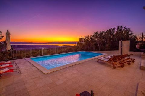 RIJEKA,ŠMRIKA- NOVOGRADNJA, Kuća 140 m2 sa bazenom i otvorenim pogledom na more