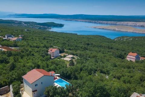 RIJEKA,ŠMRIKA- NOVOGRADNJA, Kuća 140 m2 sa bazenom i otvorenim pogledom na more