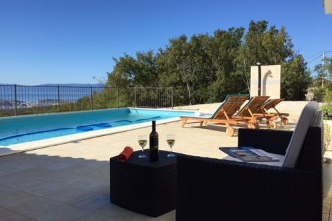 RIJEKA,ŠMRIKA- NOVOGRADNJA, Kuća 140 m2 sa bazenom i otvorenim pogledom na more