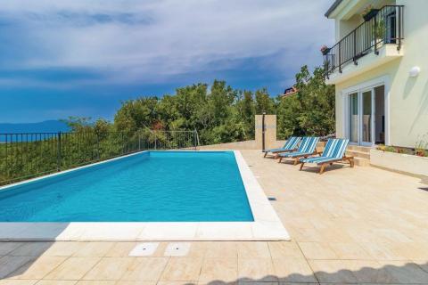 RIJEKA,ŠMRIKA- NOVOGRADNJA, Kuća 140 m2 sa bazenom i otvorenim pogledom na more