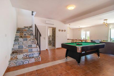 RIJEKA,ŠMRIKA- NOVOGRADNJA, Kuća 140 m2 sa bazenom i otvorenim pogledom na more