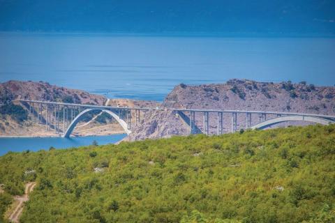 RIJEKA,ŠMRIKA- NOVOGRADNJA, Kuća 140 m2 sa bazenom i otvorenim pogledom na more
