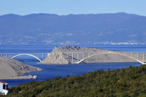 RIJEKA,ŠMRIKA- NOVOGRADNJA, Kuća 140 m2 sa bazenom i otvorenim pogledom na more