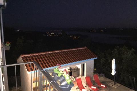 RIJEKA,ŠMRIKA- NOVOGRADNJA, Kuća 140 m2 sa bazenom i otvorenim pogledom na more