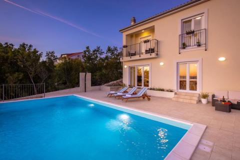 RIJEKA,ŠMRIKA- NOVOGRADNJA, Kuća 140 m2 sa bazenom i otvorenim pogledom na more