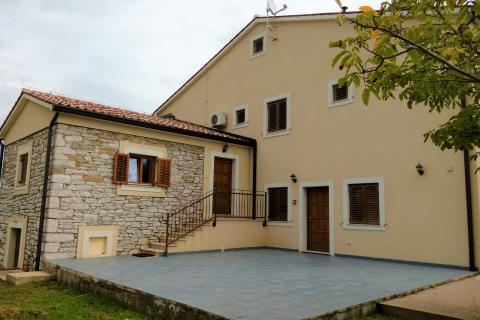 Istra, Pazin , kuća sa ugostiteljskim objektom