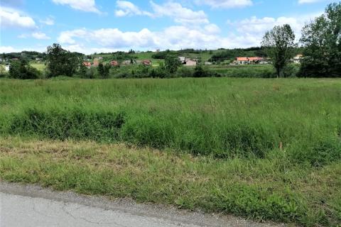 Ozalj; Trška - građevinsko zemljište 9227 m2 uz rijeku Kupu idealno za seoski turizam