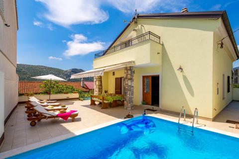 Novi Vinodolski, Tribalj, Najam Ville s wellnessom i bazanom