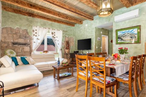 Novi Vinodolski, Tribalj, Najam Ville s wellnessom i bazanom