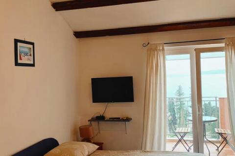 OPATIJA, Ičići - Kuća sa 4 stambene jedinice, pogledom na more i parkingom