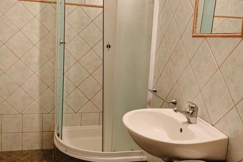 OPATIJA, Ičići - Kuća sa 4 stambene jedinice, pogledom na more i parkingom