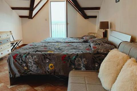 OPATIJA, Ičići - Kuća sa 4 stambene jedinice, pogledom na more i parkingom