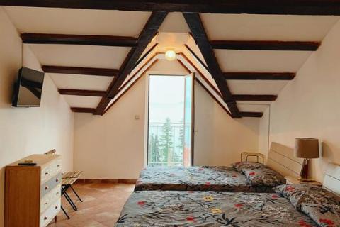 OPATIJA, Ičići - Kuća sa 4 stambene jedinice, pogledom na more i parkingom