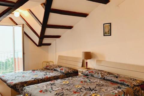 OPATIJA, Ičići - Kuća sa 4 stambene jedinice, pogledom na more i parkingom