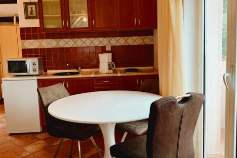 OPATIJA, Ičići - Kuća sa 4 stambene jedinice, pogledom na more i parkingom