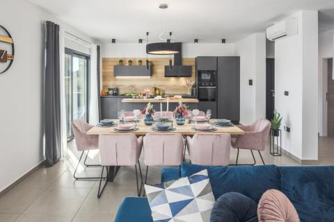 Istra, Marčana okolica, moderna kuća sa pogledom na more