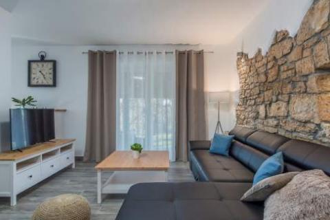 Istra, okolica Poreča, šarmantno istarsko imanje sa vilom i kućom na 9000m2