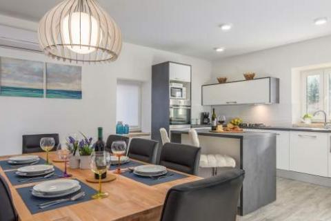 Istra, okolica Poreča, šarmantno istarsko imanje sa vilom i kućom na 9000m2