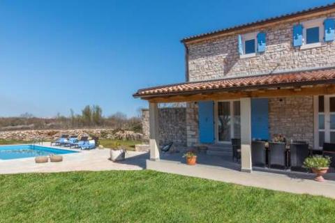 Istra, okolica Poreča, šarmantno istarsko imanje sa vilom i kućom na 9000m2