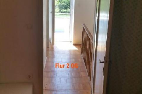 Draga Bašćanska -uređena kuća s dva stana, parking