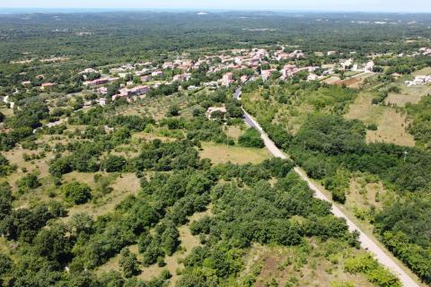 Земельный участок строительного назначения Svetvinčenat, 12.400m2