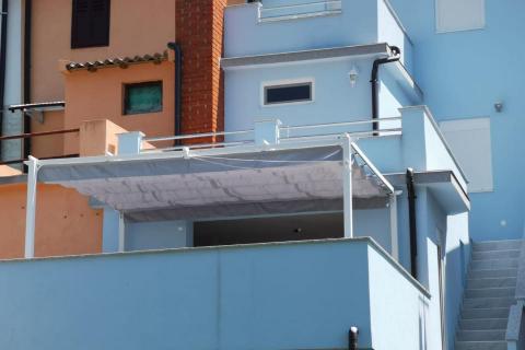 Draga Bašćanska -uređena kuća s dva stana, parking