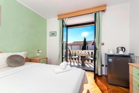 ISTRA, ROVINJ - KUĆA SA BAZENOM U BLIZINI PLAŽE I CENTRA - 600 m2