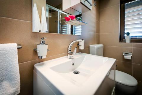 ISTRA, ROVINJ - KUĆA SA BAZENOM U BLIZINI PLAŽE I CENTRA - 600 m2