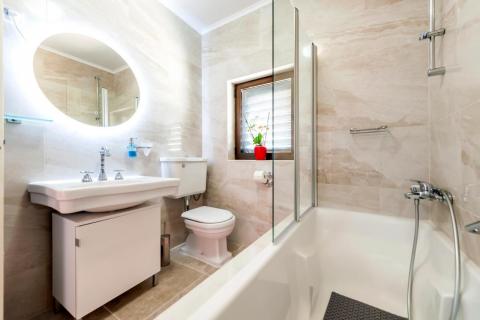 ISTRA, ROVINJ - KUĆA SA BAZENOM U BLIZINI PLAŽE I CENTRA - 600 m2