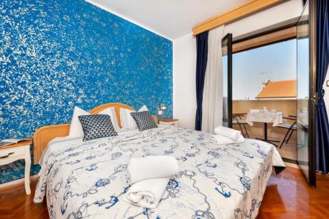 ISTRA, ROVINJ - KUĆA SA BAZENOM U BLIZINI PLAŽE I CENTRA - 600 m2