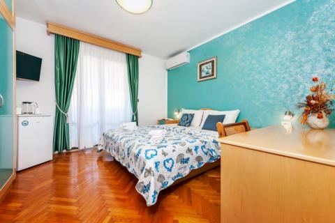 ISTRA, ROVINJ - KUĆA SA BAZENOM U BLIZINI PLAŽE I CENTRA - 600 m2