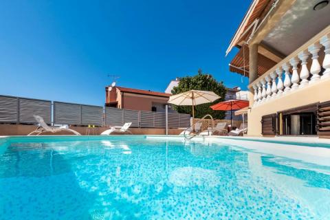 ISTRA, ROVINJ - KUĆA SA BAZENOM U BLIZINI PLAŽE I CENTRA - 600 m2